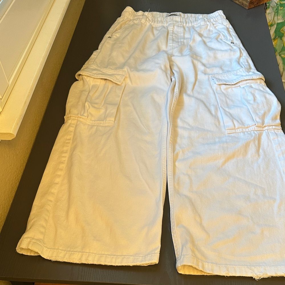 Zara white elastic waist cargo pants/Trousers Size 13/14 (Runs Small)